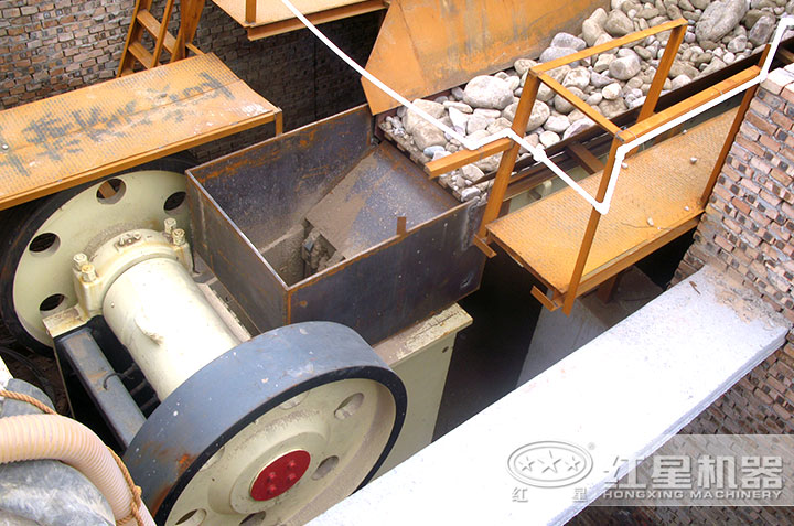 顎式破碎機(jī)、給料機(jī)